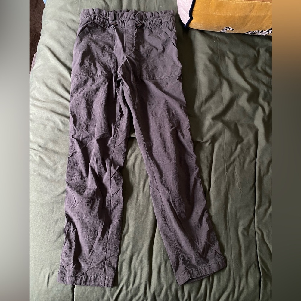 Athleta Women|Size 2 Trekkie Paper Bag Pant Olive Green Hiking Outdoor